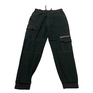 Hot Topic Black Cargo Pants Red Stitching Lots of Details Pockets Size Medium